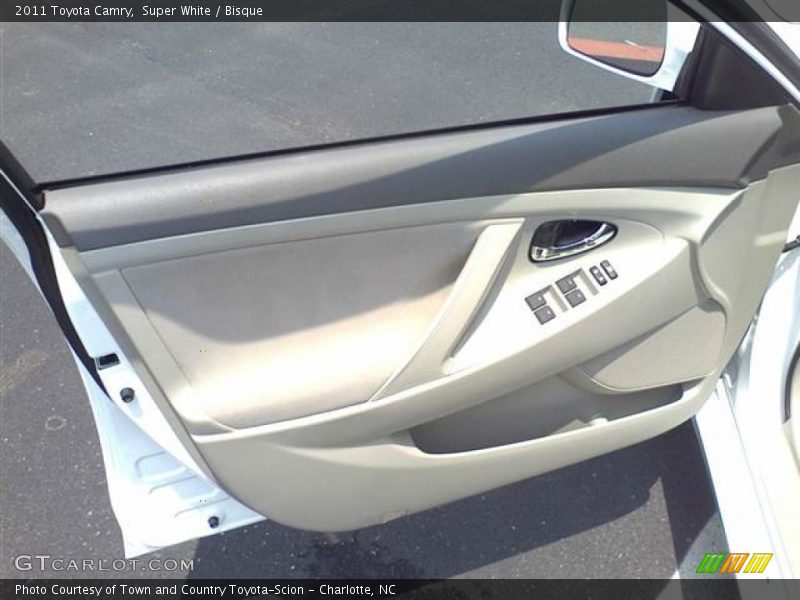 Super White / Bisque 2011 Toyota Camry