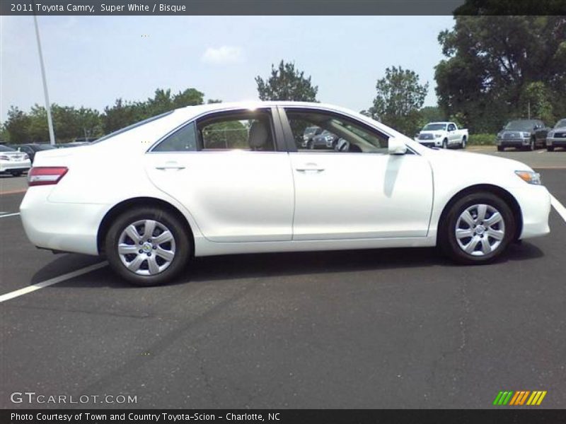 Super White / Bisque 2011 Toyota Camry