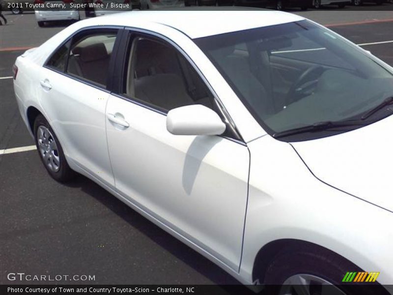 Super White / Bisque 2011 Toyota Camry