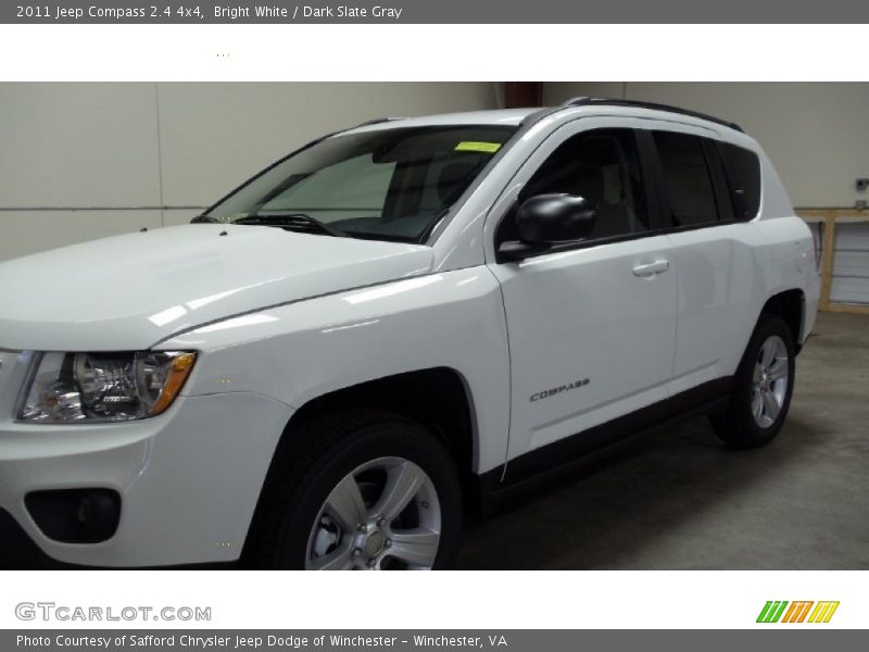 Bright White / Dark Slate Gray 2011 Jeep Compass 2.4 4x4