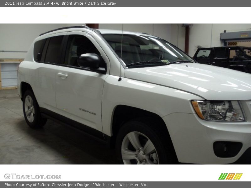 Bright White / Dark Slate Gray 2011 Jeep Compass 2.4 4x4