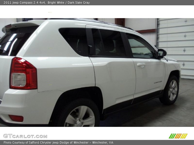Bright White / Dark Slate Gray 2011 Jeep Compass 2.4 4x4