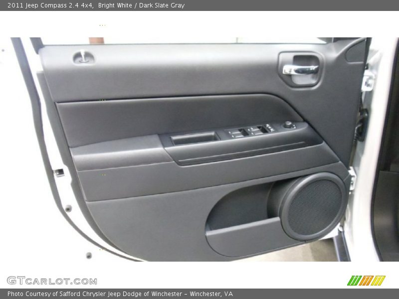 Bright White / Dark Slate Gray 2011 Jeep Compass 2.4 4x4