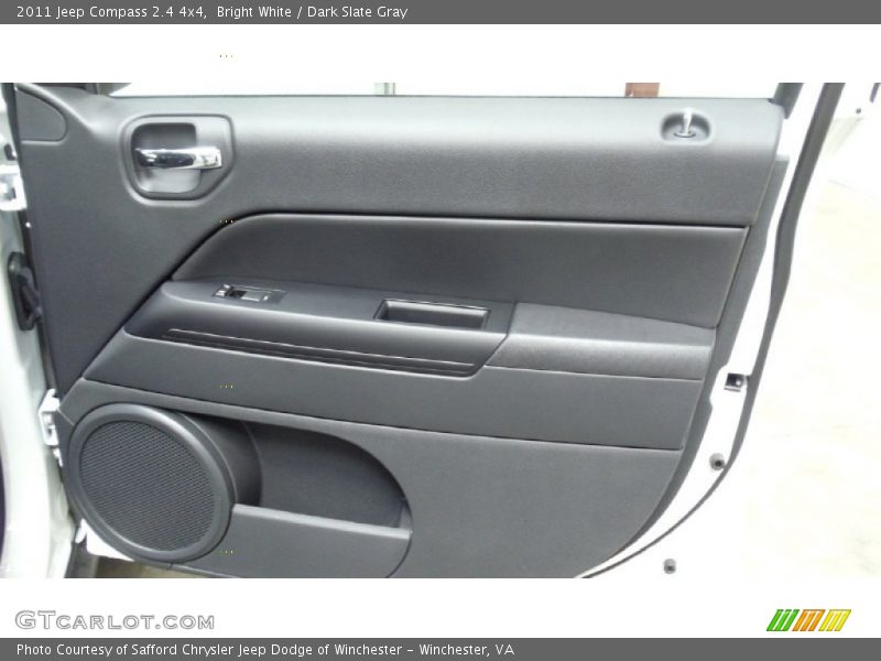 Bright White / Dark Slate Gray 2011 Jeep Compass 2.4 4x4