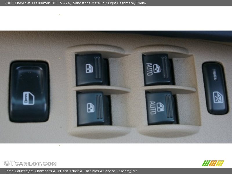 Sandstone Metallic / Light Cashmere/Ebony 2006 Chevrolet TrailBlazer EXT LS 4x4