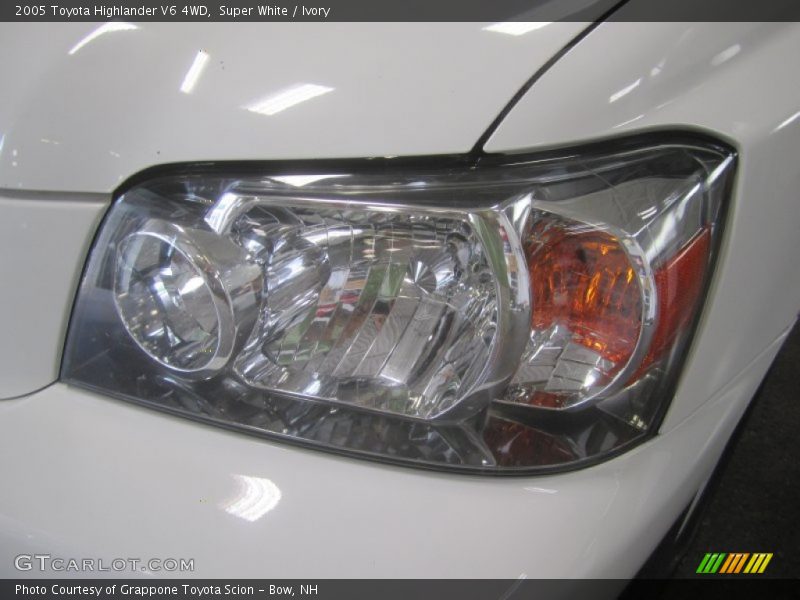 Super White / Ivory 2005 Toyota Highlander V6 4WD