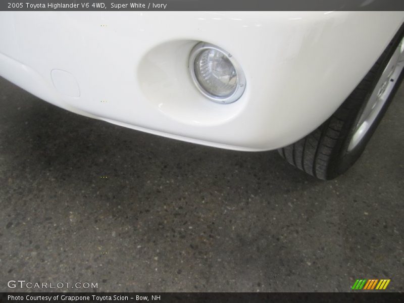 Super White / Ivory 2005 Toyota Highlander V6 4WD