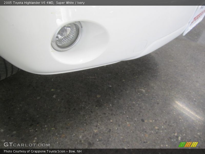 Super White / Ivory 2005 Toyota Highlander V6 4WD