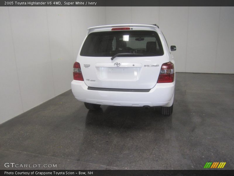 Super White / Ivory 2005 Toyota Highlander V6 4WD