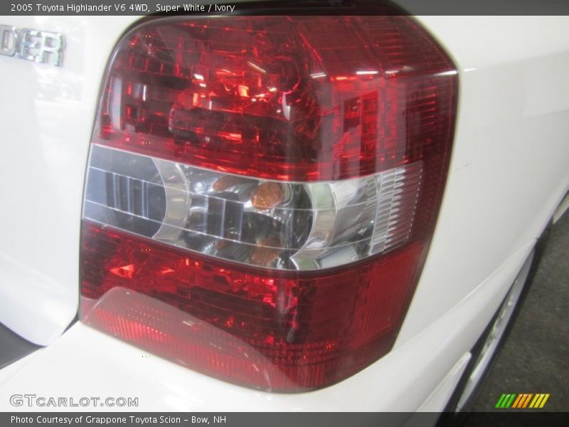 Super White / Ivory 2005 Toyota Highlander V6 4WD