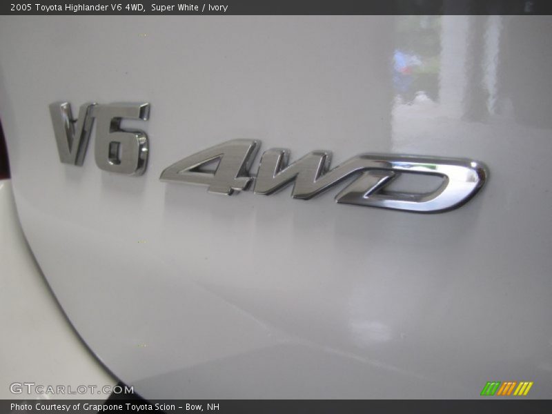 Super White / Ivory 2005 Toyota Highlander V6 4WD