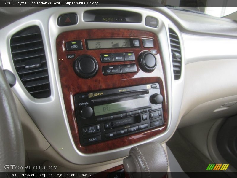 Super White / Ivory 2005 Toyota Highlander V6 4WD