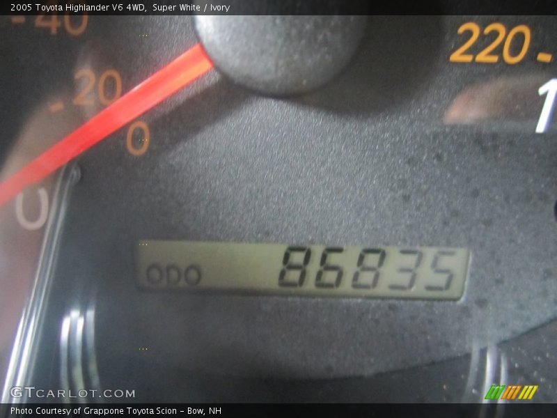 Super White / Ivory 2005 Toyota Highlander V6 4WD