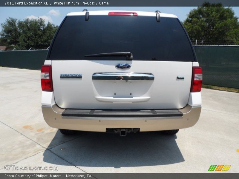 White Platinum Tri-Coat / Camel 2011 Ford Expedition XLT