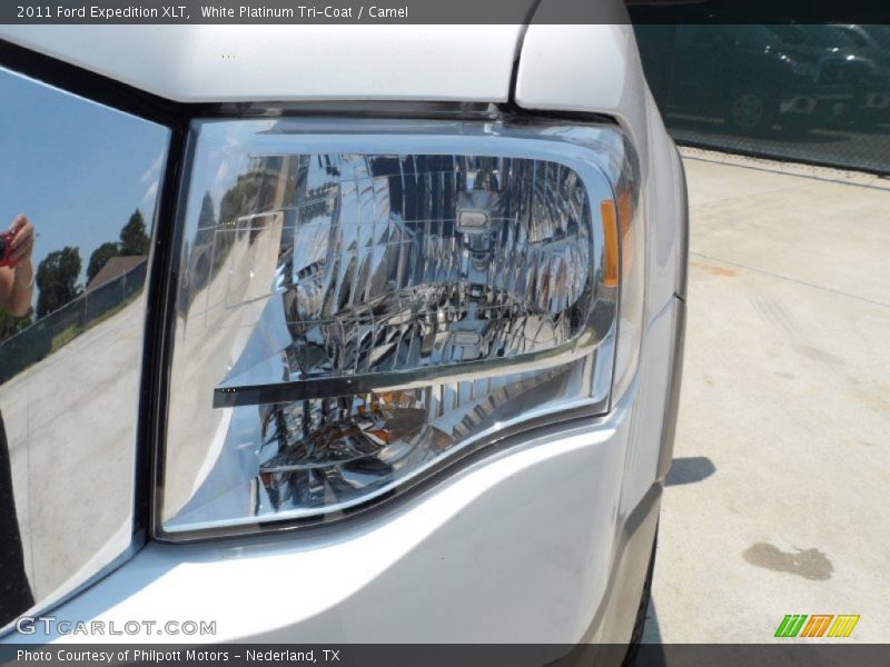 White Platinum Tri-Coat / Camel 2011 Ford Expedition XLT