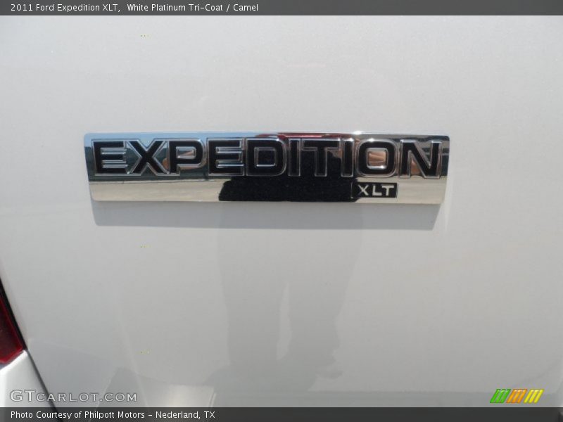 White Platinum Tri-Coat / Camel 2011 Ford Expedition XLT