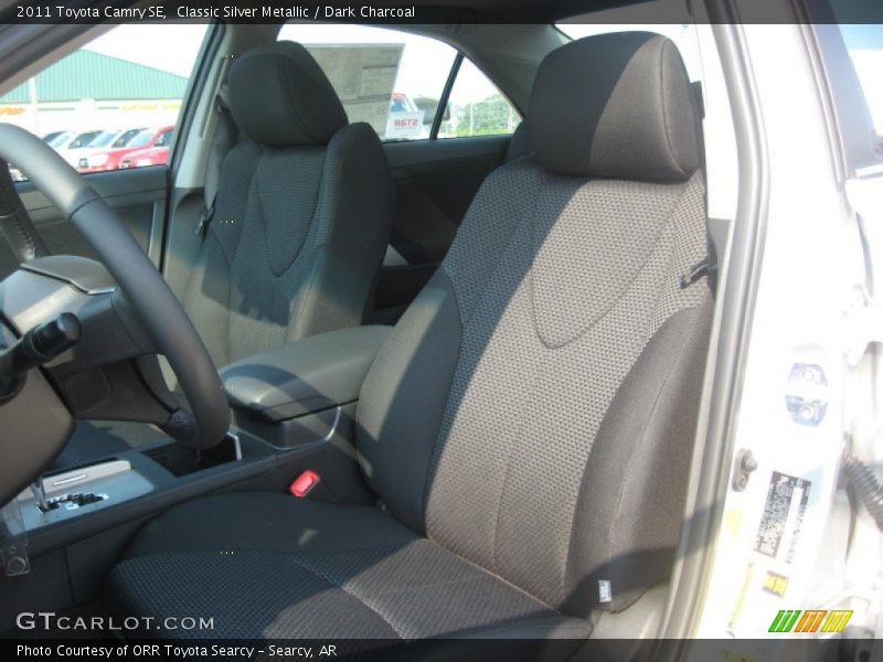 Classic Silver Metallic / Dark Charcoal 2011 Toyota Camry SE