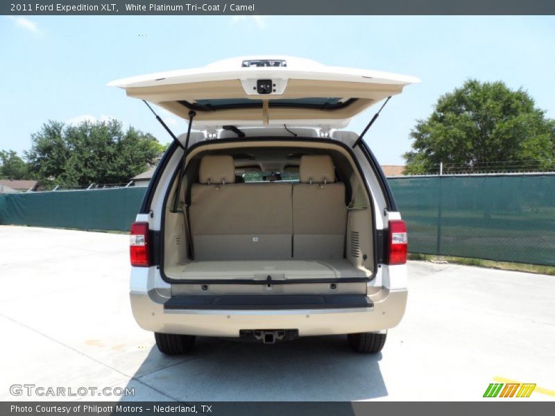 White Platinum Tri-Coat / Camel 2011 Ford Expedition XLT