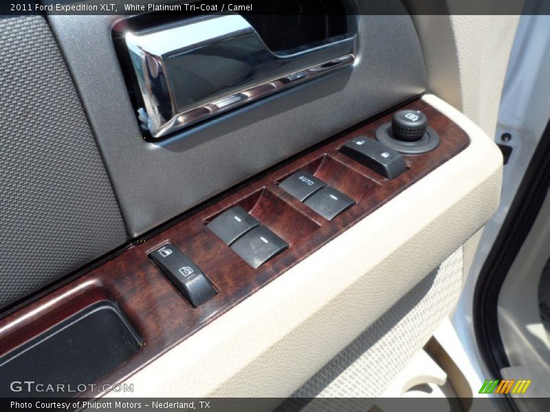 White Platinum Tri-Coat / Camel 2011 Ford Expedition XLT