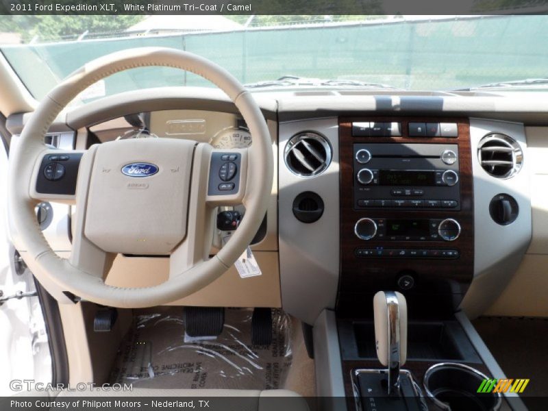 White Platinum Tri-Coat / Camel 2011 Ford Expedition XLT