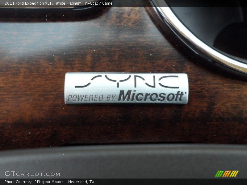 White Platinum Tri-Coat / Camel 2011 Ford Expedition XLT