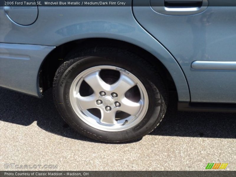 Windveil Blue Metallic / Medium/Dark Flint Grey 2006 Ford Taurus SE