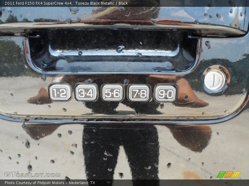 Tuxedo Black Metallic / Black 2011 Ford F150 FX4 SuperCrew 4x4