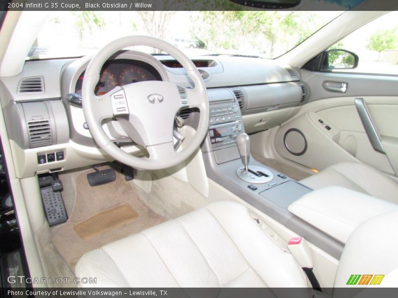 Dashboard of 2004 G 35 Coupe