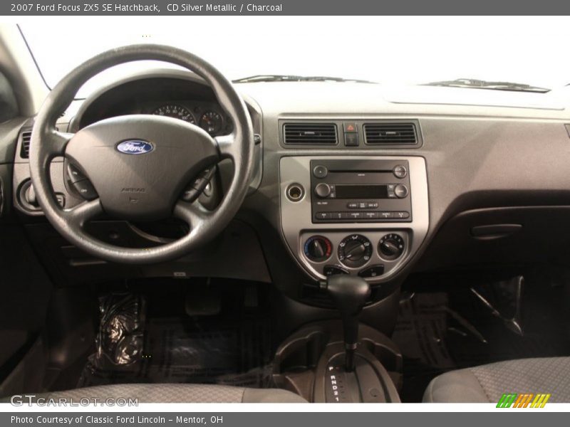 Dashboard of 2007 Focus ZX5 SE Hatchback