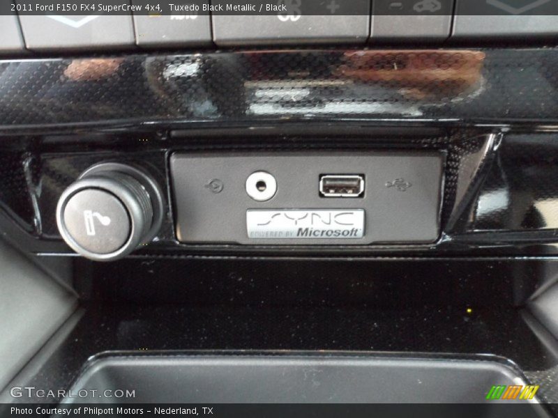 Tuxedo Black Metallic / Black 2011 Ford F150 FX4 SuperCrew 4x4
