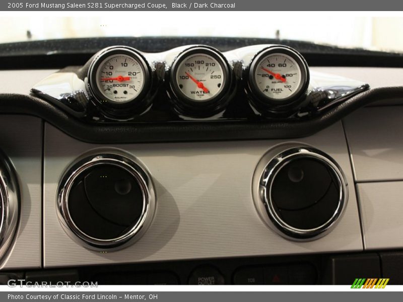  2005 Mustang Saleen S281 Supercharged Coupe Saleen S281 Supercharged Coupe Gauges