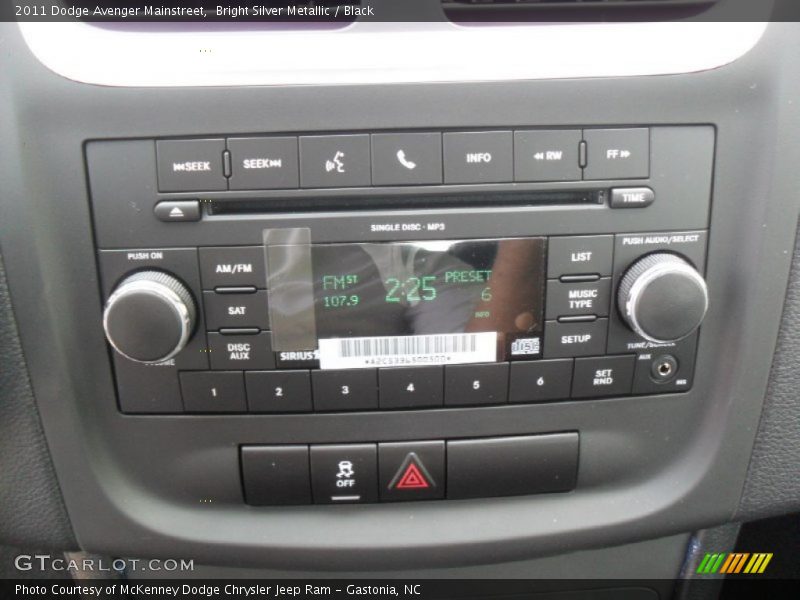 Bright Silver Metallic / Black 2011 Dodge Avenger Mainstreet
