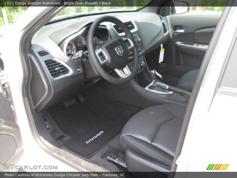 Bright Silver Metallic / Black 2011 Dodge Avenger Mainstreet