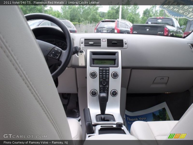 Flamenco Red Metallic / Umbra/Calcite Leather 2011 Volvo S40 T5