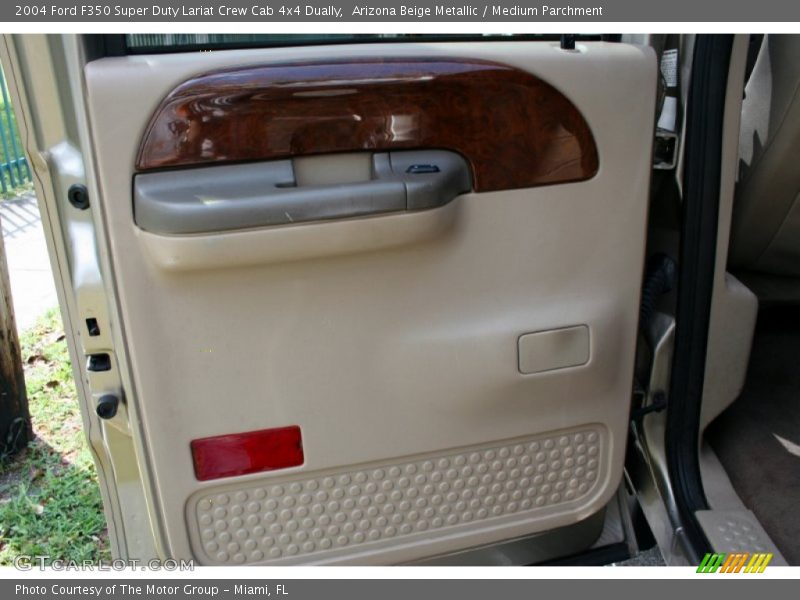 Arizona Beige Metallic / Medium Parchment 2004 Ford F350 Super Duty Lariat Crew Cab 4x4 Dually