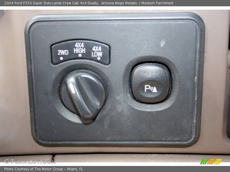 Arizona Beige Metallic / Medium Parchment 2004 Ford F350 Super Duty Lariat Crew Cab 4x4 Dually