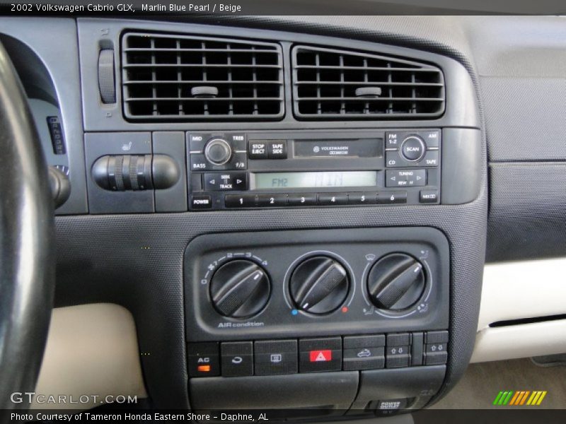 Controls of 2002 Cabrio GLX