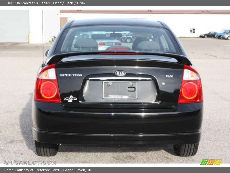 Ebony Black / Gray 2006 Kia Spectra SX Sedan