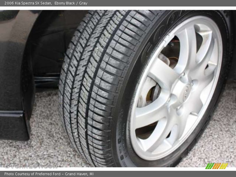 Ebony Black / Gray 2006 Kia Spectra SX Sedan