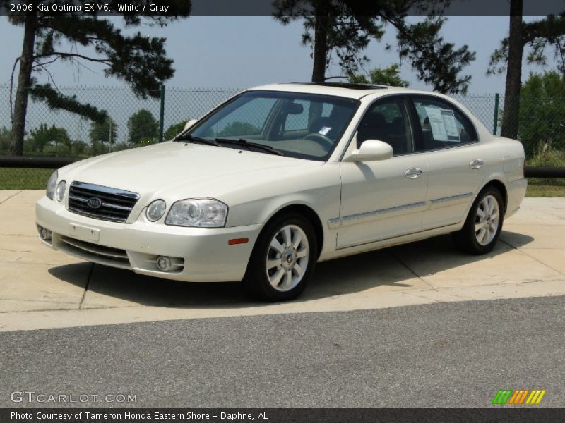 Front 3/4 View of 2006 Optima EX V6