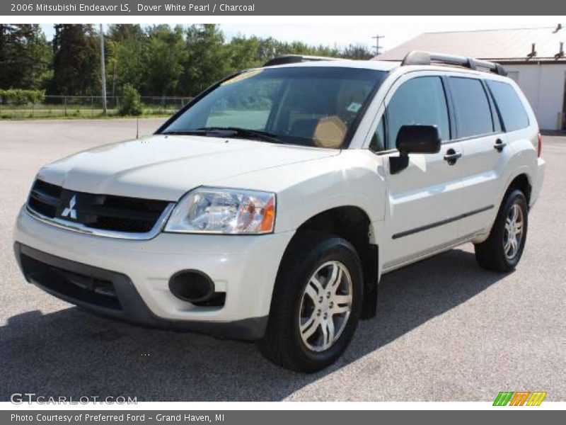 Dover White Pearl / Charcoal 2006 Mitsubishi Endeavor LS
