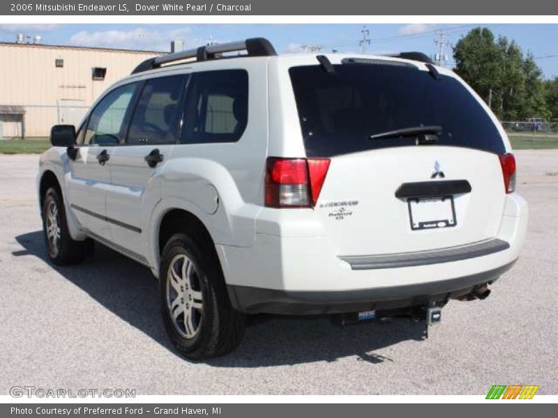 Dover White Pearl / Charcoal 2006 Mitsubishi Endeavor LS