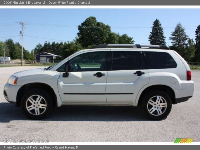 Dover White Pearl / Charcoal 2006 Mitsubishi Endeavor LS