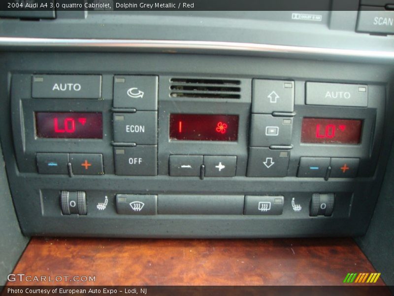 Controls of 2004 A4 3.0 quattro Cabriolet