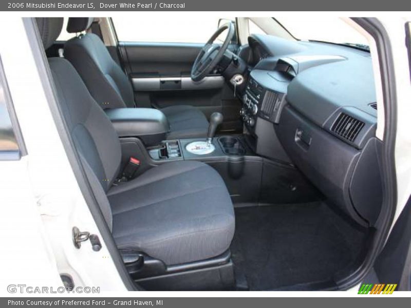  2006 Endeavor LS Charcoal Interior