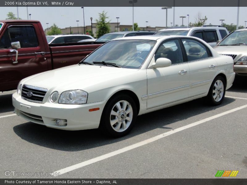 Front 3/4 View of 2006 Optima EX V6