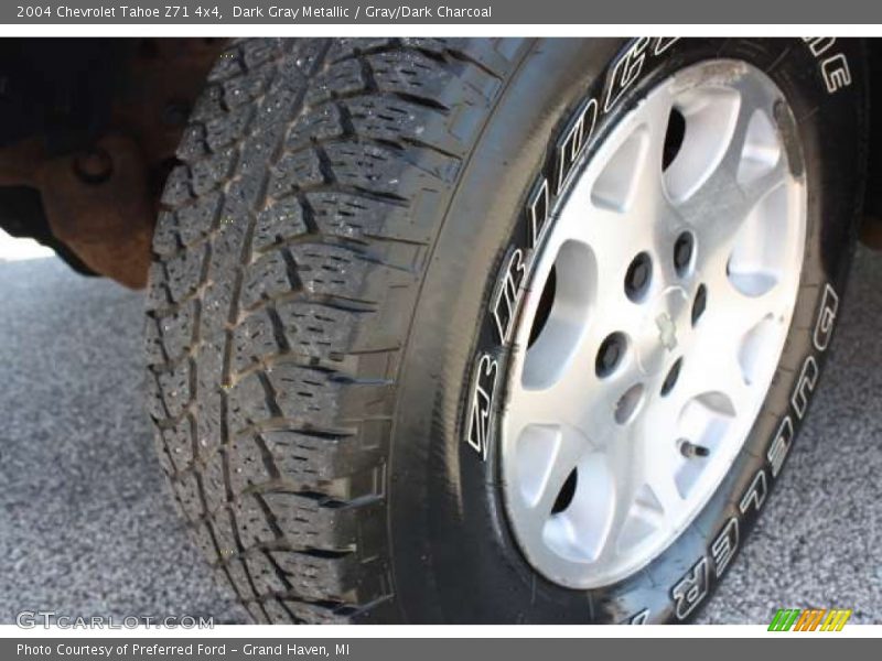 Dark Gray Metallic / Gray/Dark Charcoal 2004 Chevrolet Tahoe Z71 4x4