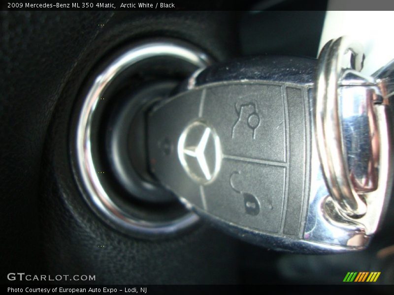 Arctic White / Black 2009 Mercedes-Benz ML 350 4Matic