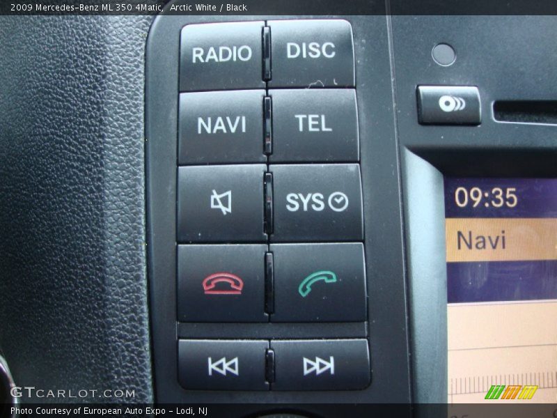 Arctic White / Black 2009 Mercedes-Benz ML 350 4Matic
