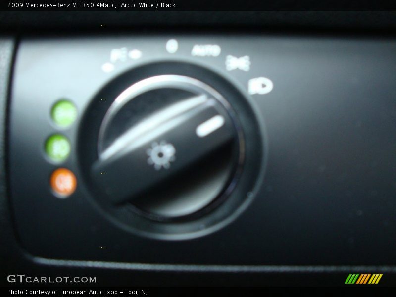 Arctic White / Black 2009 Mercedes-Benz ML 350 4Matic